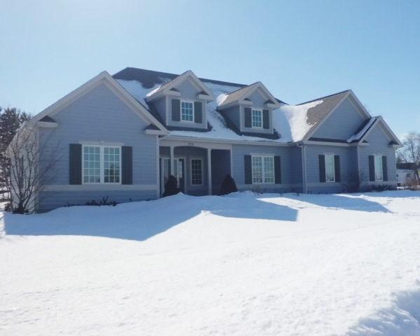275 Settlers Cir., Sheboygan Falls, WI 53085