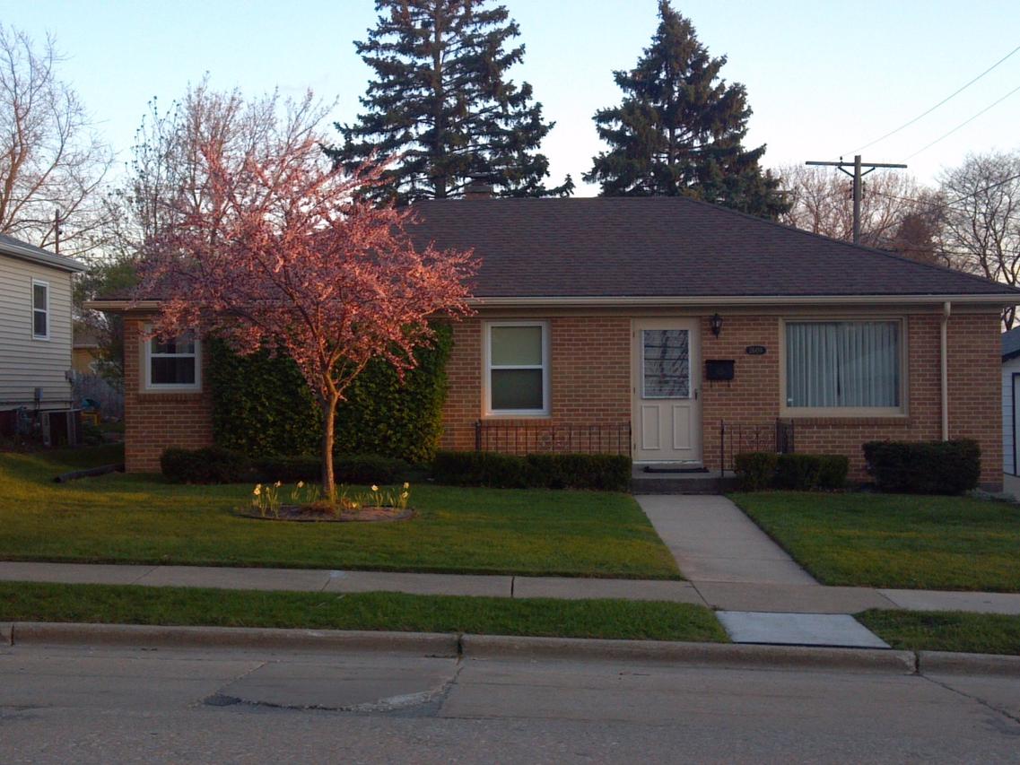 2609 W High St, Racine, WI 53404