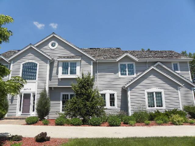 20710 Chadwick Ln, Brookfield, WI 53045