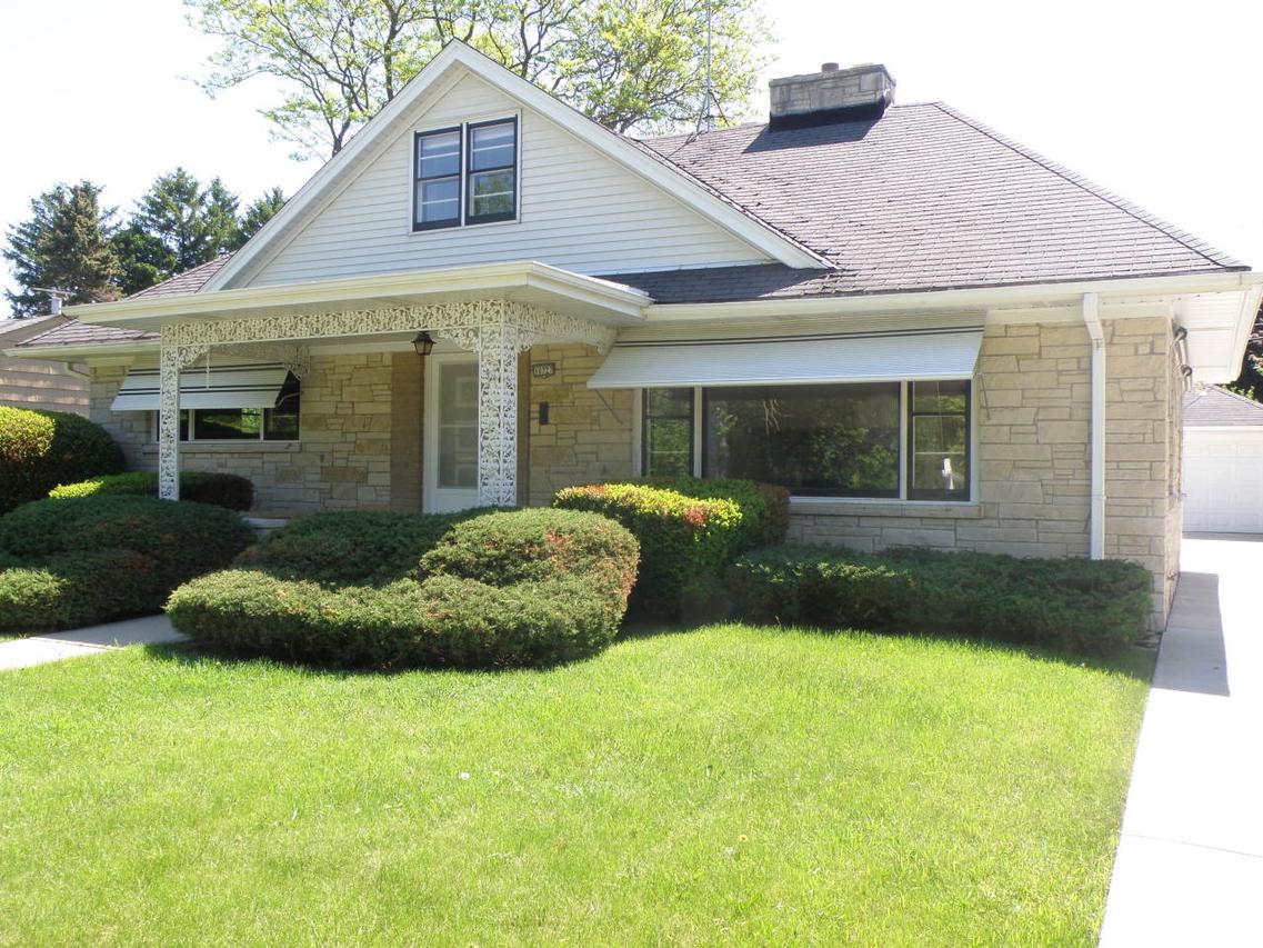 10727 W Grantosa Dr., Wauwatosa, WI 53222