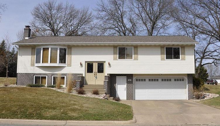 605 Lake St, Onalaska, WI 54650