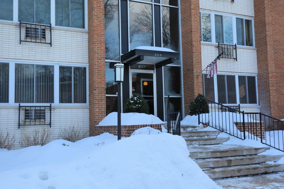 825 E Henry Clay St #301, Whitefish Bay, WI 53217