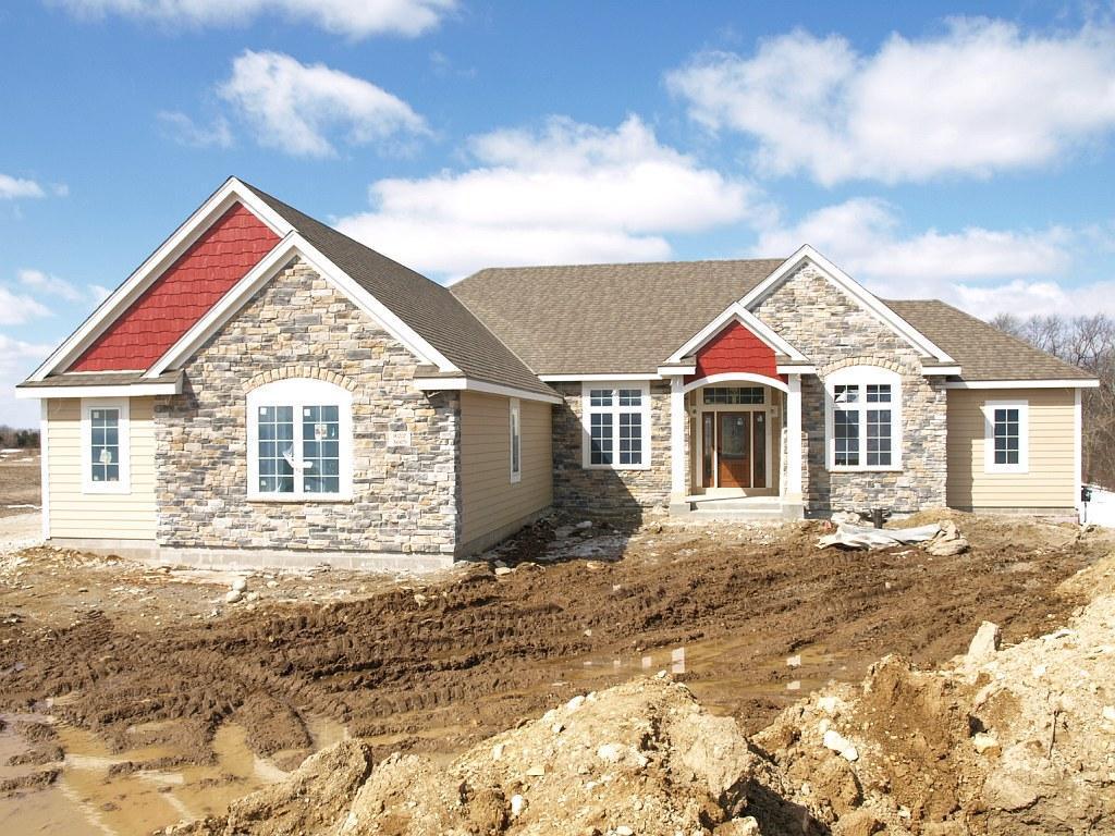 W272N6679 Batterjohn Dr, Lisbon, WI 53089