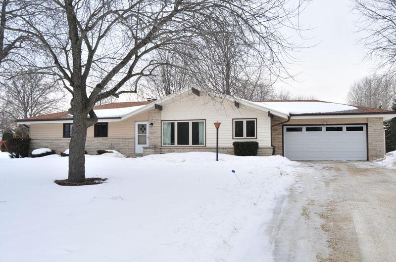 127 High Forest Dr., Grafton, WI 53012