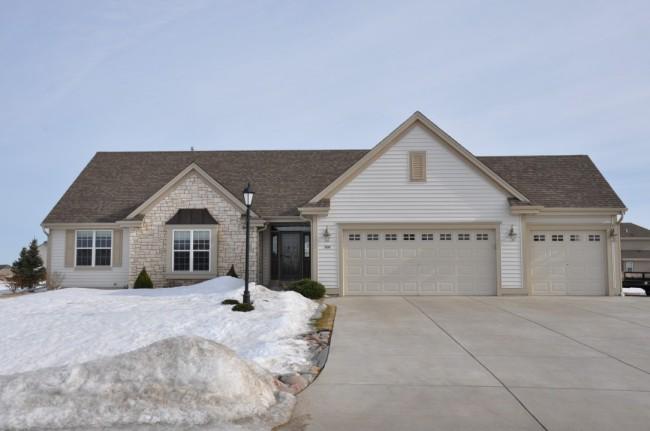 806 Sutton Dr., Eagle, WI 53119