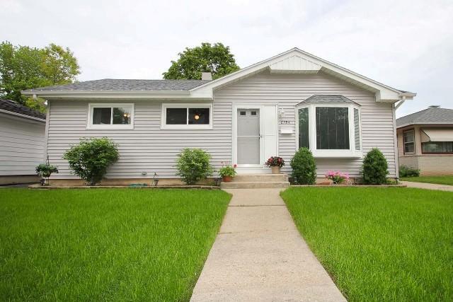 6784 S 17th St, Milwaukee, WI 53221
