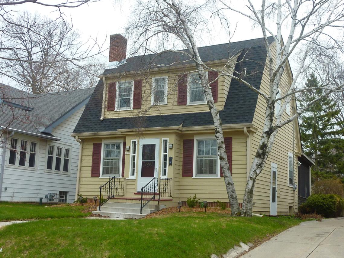 1829 E Lake Bluff, Shorewood, WI 53211