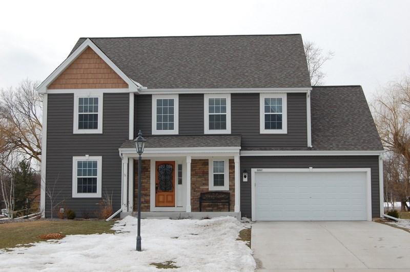 8267 S Shadwell Cir., Franklin, WI 53132