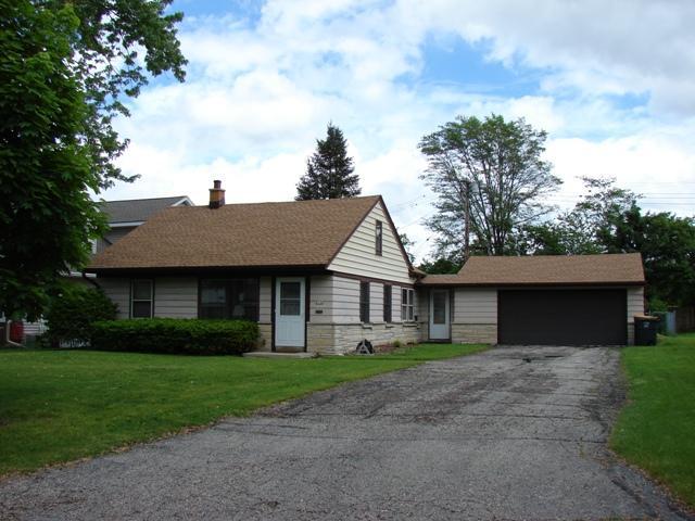 2124 N 113th St., Wauwatosa, WI 53226