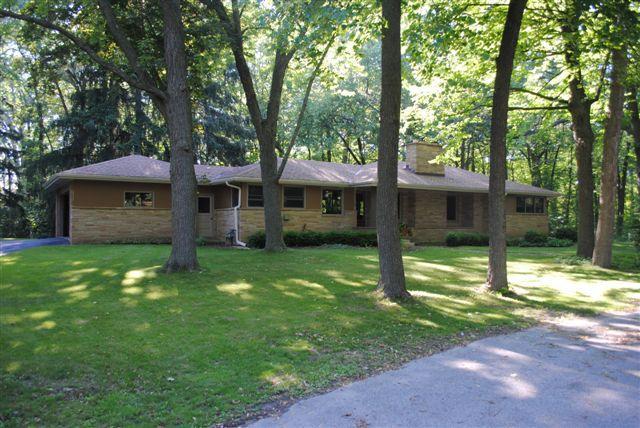 6815 N Elm Tree Rd, Glendale, WI 53217