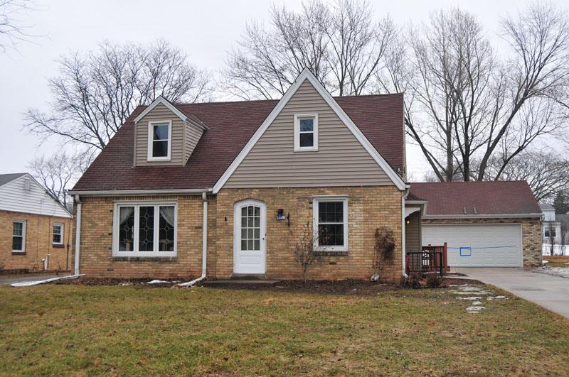 4112 N 111th St., Wauwatosa, WI 53222