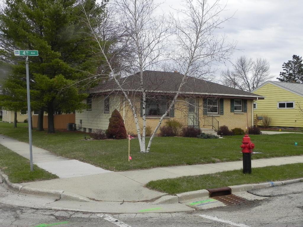 902 4th Ave, Grafton, WI 53024