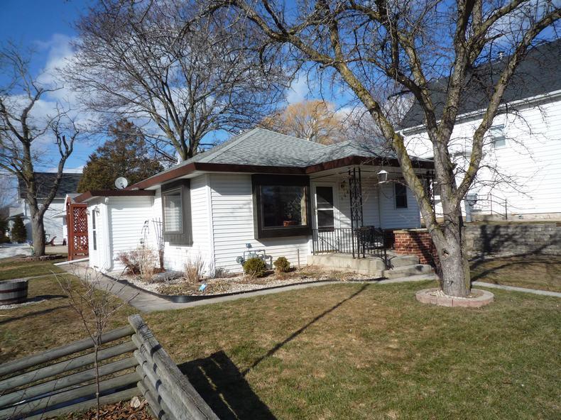 148 E Prospect St, Port Washington, WI 53074