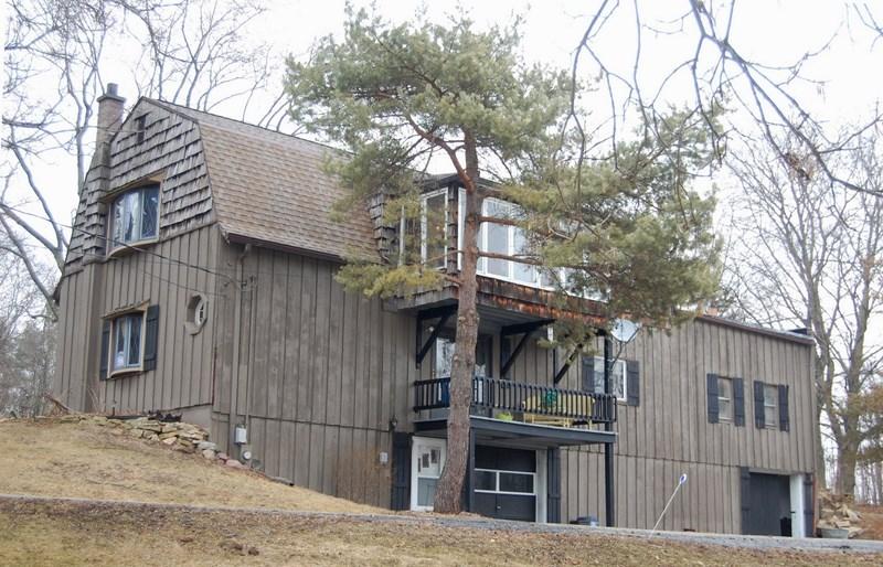 W192N5542 One Mile Rd, Menomonee Falls, WI 53051