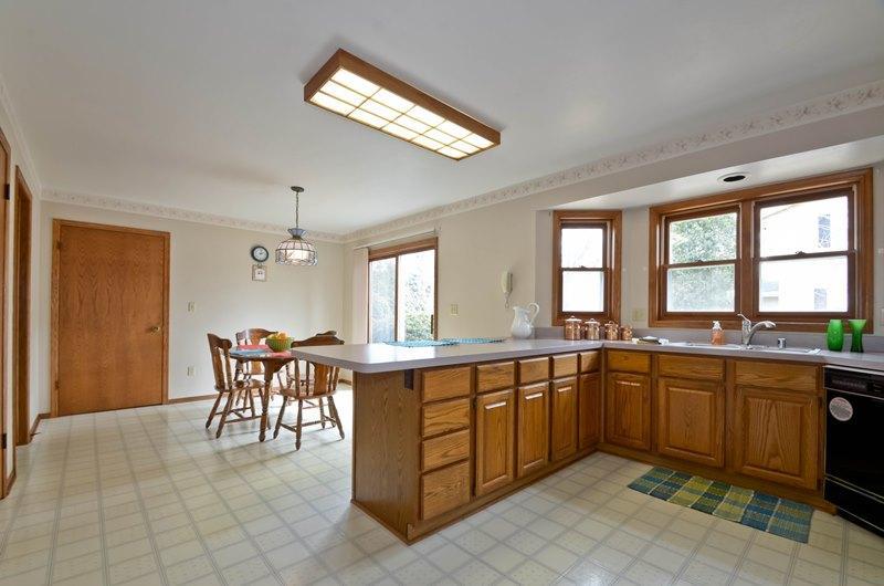 9721 W Greenwood Ter., Milwaukee, WI 53224