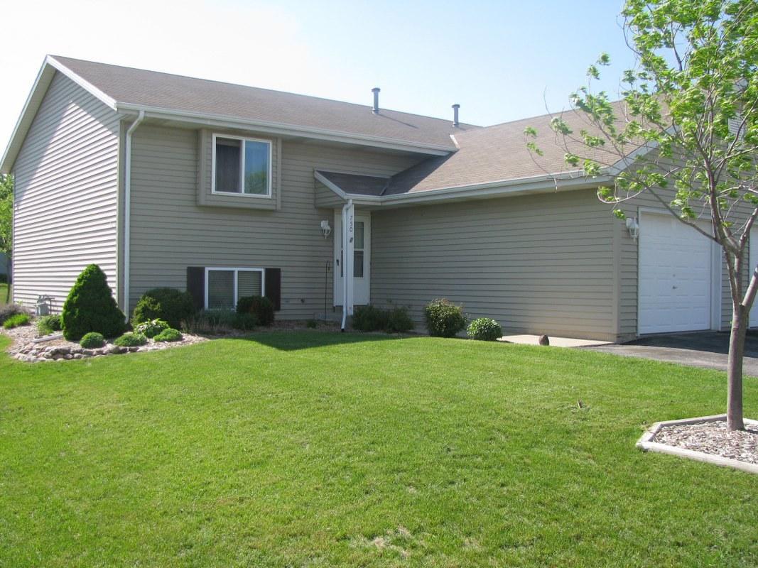 750 Acadia Ave, West Bend, WI 53095