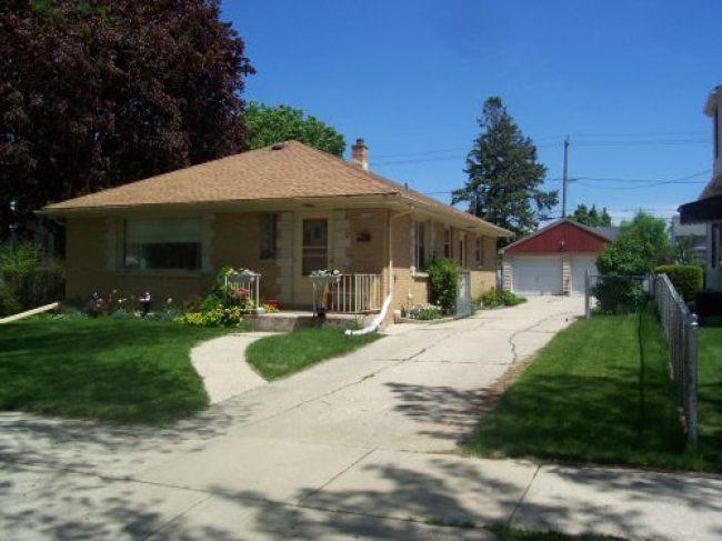 1966 S 93rd St, West Allis, WI 53227