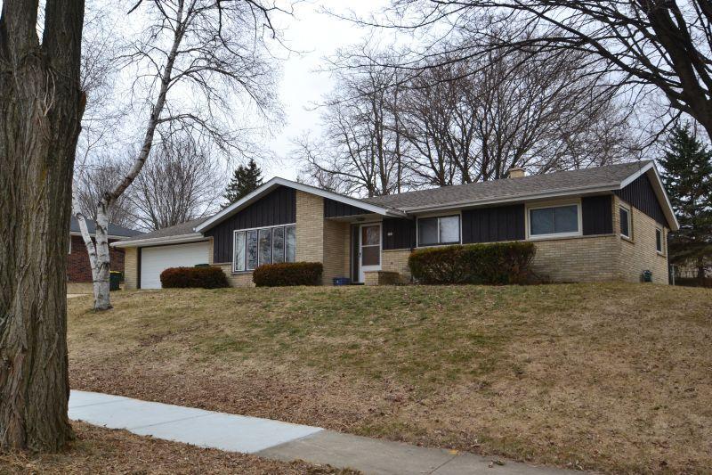 131 Summit St., Hartford, WI 53027