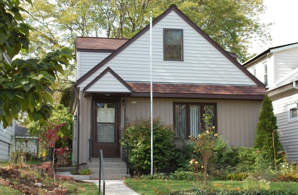 517 S 67th St, Milwaukee, WI 53214