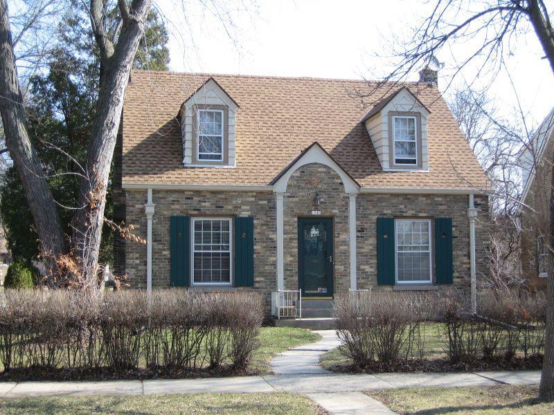 1946 Ludington Ave, Wauwatosa, WI 53226