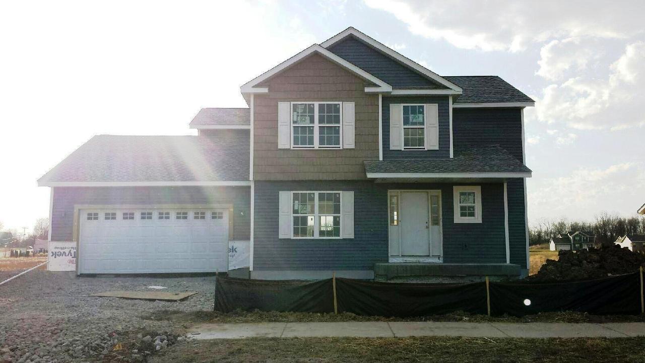 1104 Red Oak Cir., Johnson Creek, WI 53094