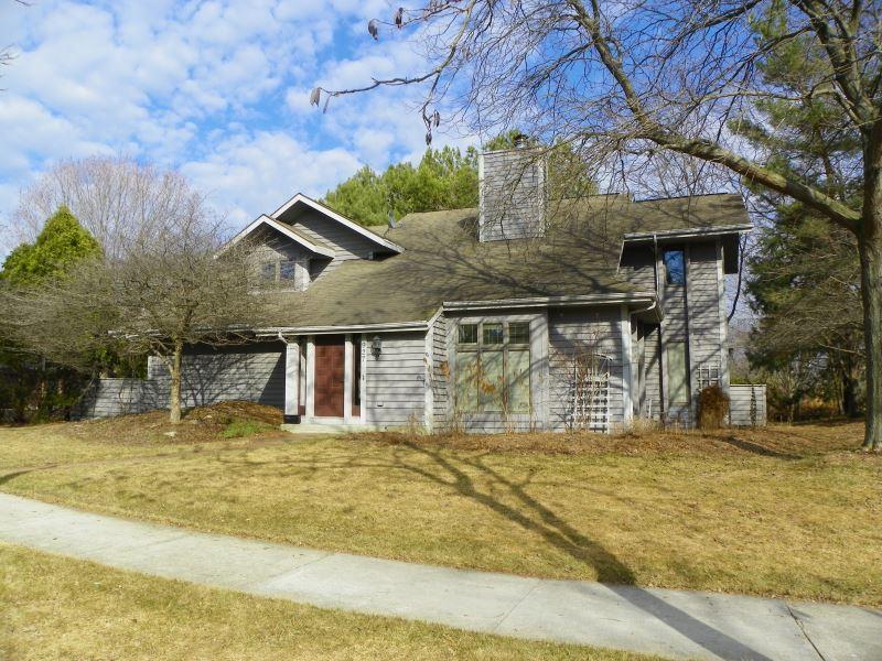 927 Mulberry Ln, Kohler, WI 53044