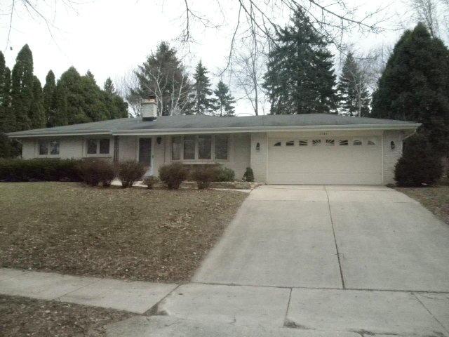 2133 Melody Ln, Waukesha, WI 53186