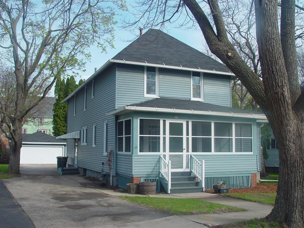 325 Kendall St., Burlington, WI 53105