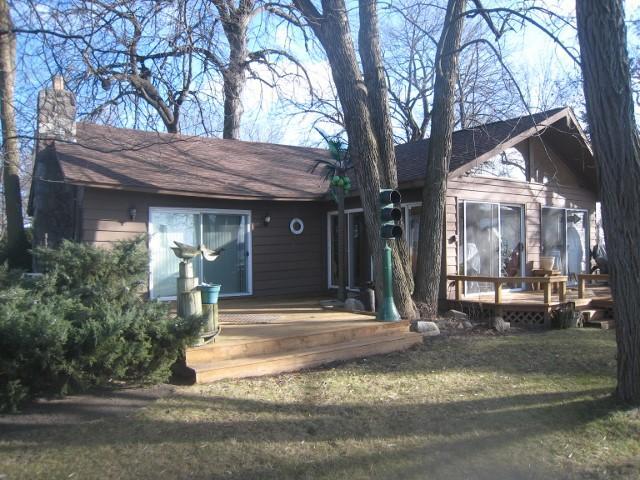 207 W Park Dr, Twin Lakes, WI 53181