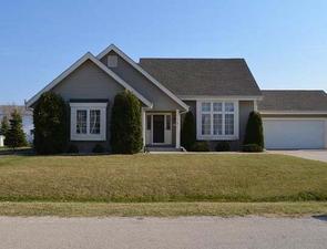 2115 Heaven View Ln., Oak Creek, WI 53154