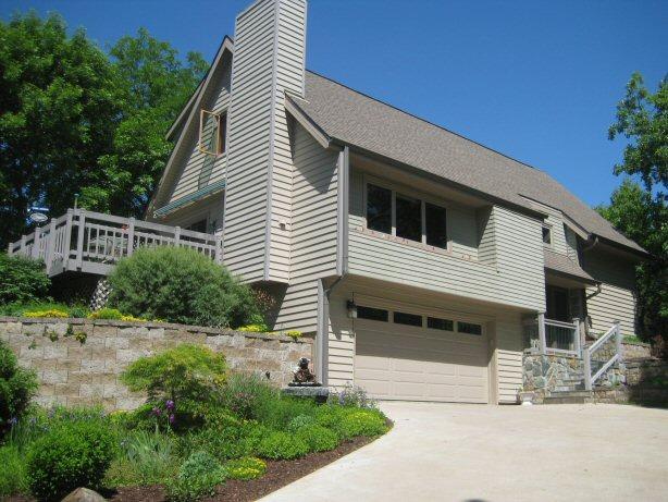 W363S11011 Burr Oak Trl, Eagle, WI 53119