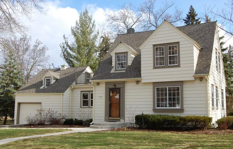 10335 W Glendale Ave, Wauwatosa, WI 53225