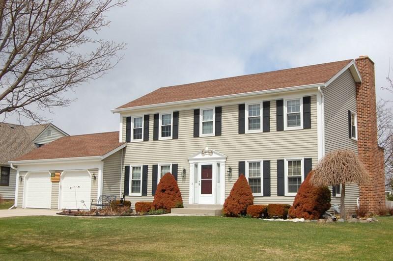 434 W Highland Dr, Grafton, WI 53024