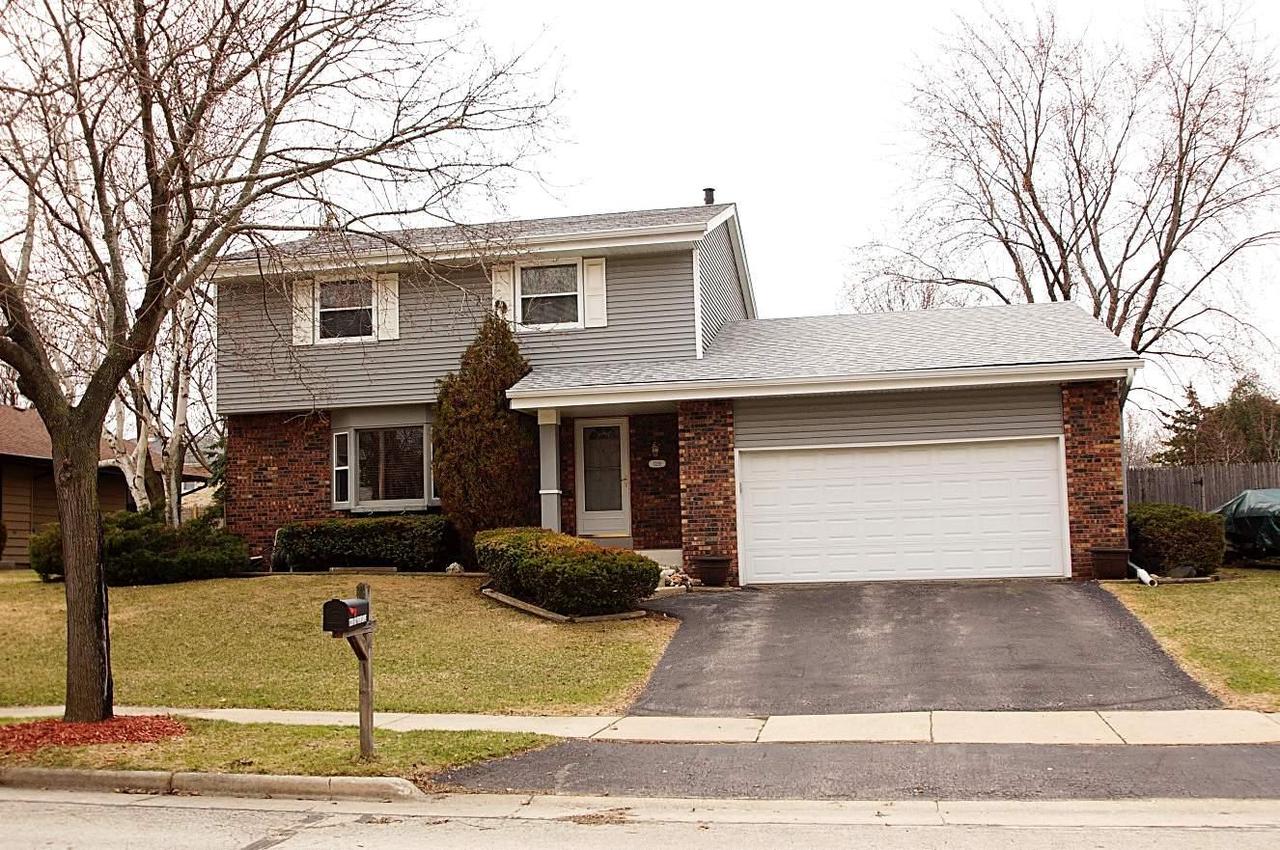 1239 Fox Point Dr., Waukesha, WI 53189