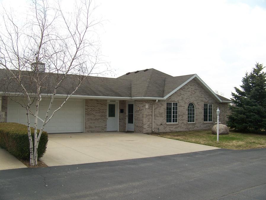 620 E Market St #104, Elkhorn, WI 53121