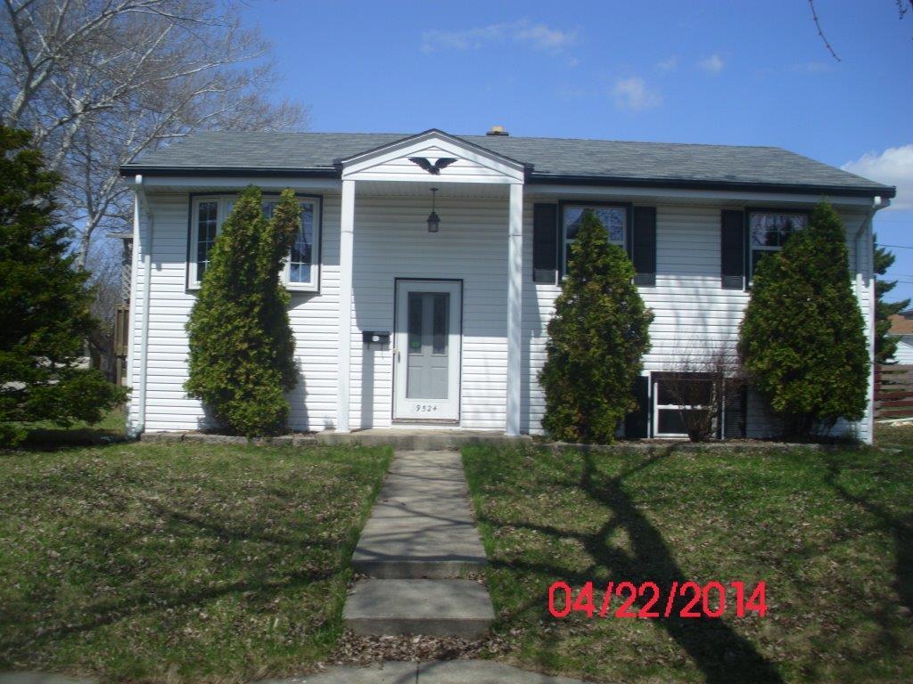 9524 Carol Ann Dr, Sturtevant, WI 53177