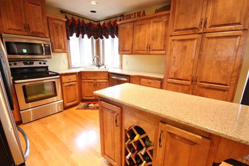 1694 Wolf Run Dr., Richfield, WI 53076