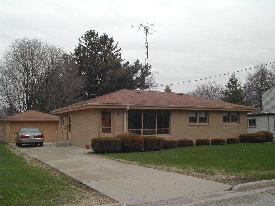 326 W Jefferson St, Elkhorn, WI 53121