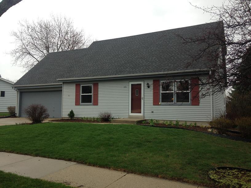 908 Canterbury Ln., Waukesha, WI 53188