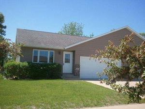 1055 Kristy Ln, Onalaska, WI 54650