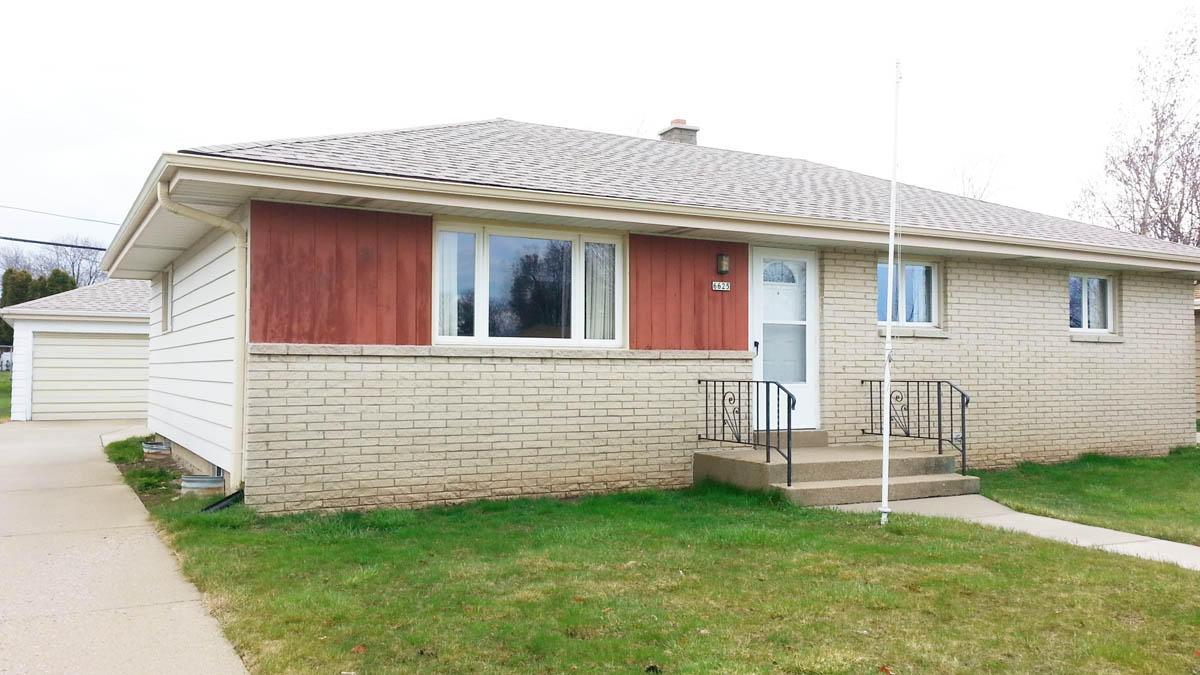 6625 S 21st St, Oak Creek, WI 53154