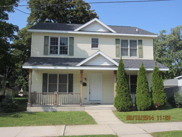 135 S Main St, Hartford, WI 53027