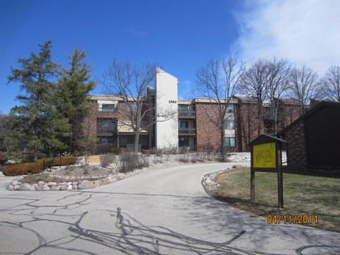 2260 W Good Hope Rd #231, Glendale, WI 53209