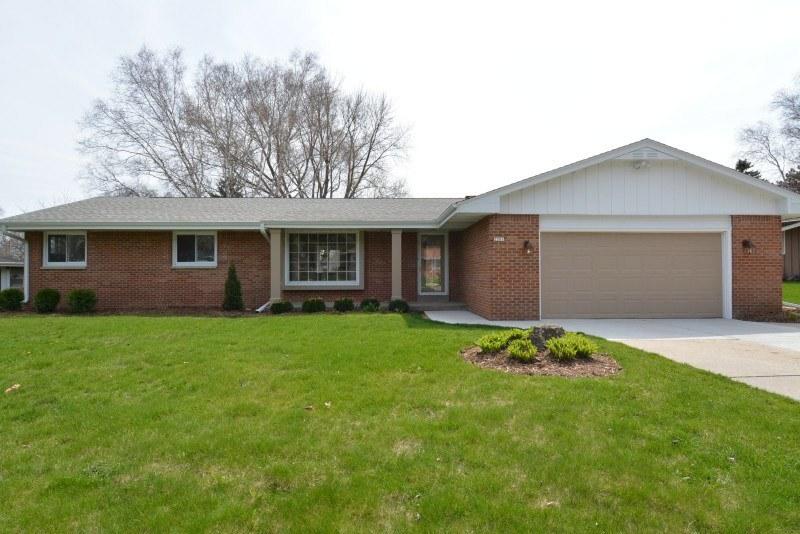 2201 W Apple Tree Rd, Glendale, WI 53209