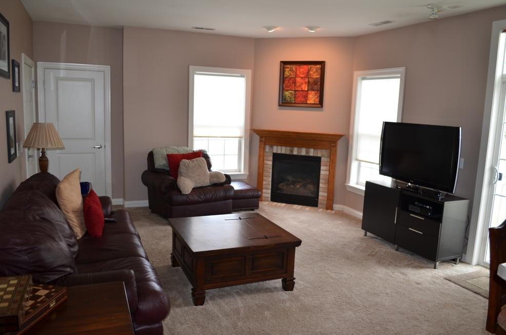 1544 Roxbury Way #201, Waukesha, WI 53186