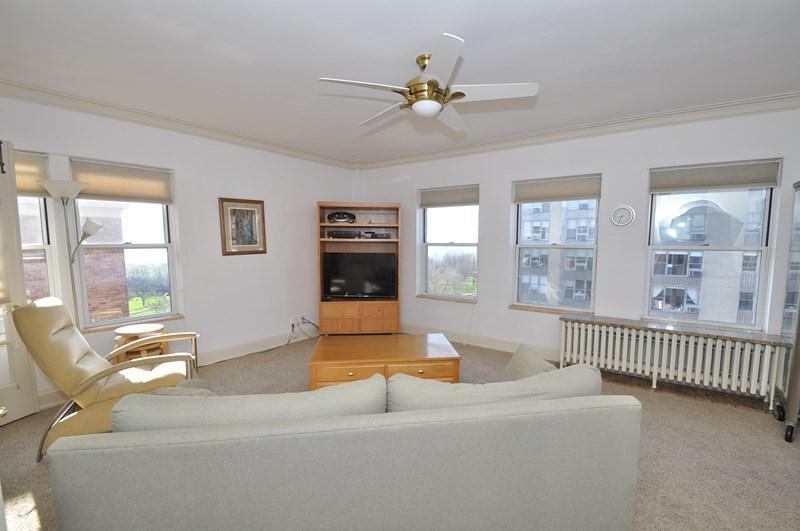 1028 E Juneau Ave #703, Milwaukee, WI 53202