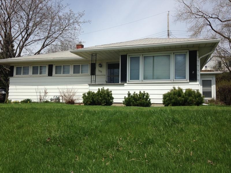 1350 E Moreland Blvd, Waukesha, WI 53186