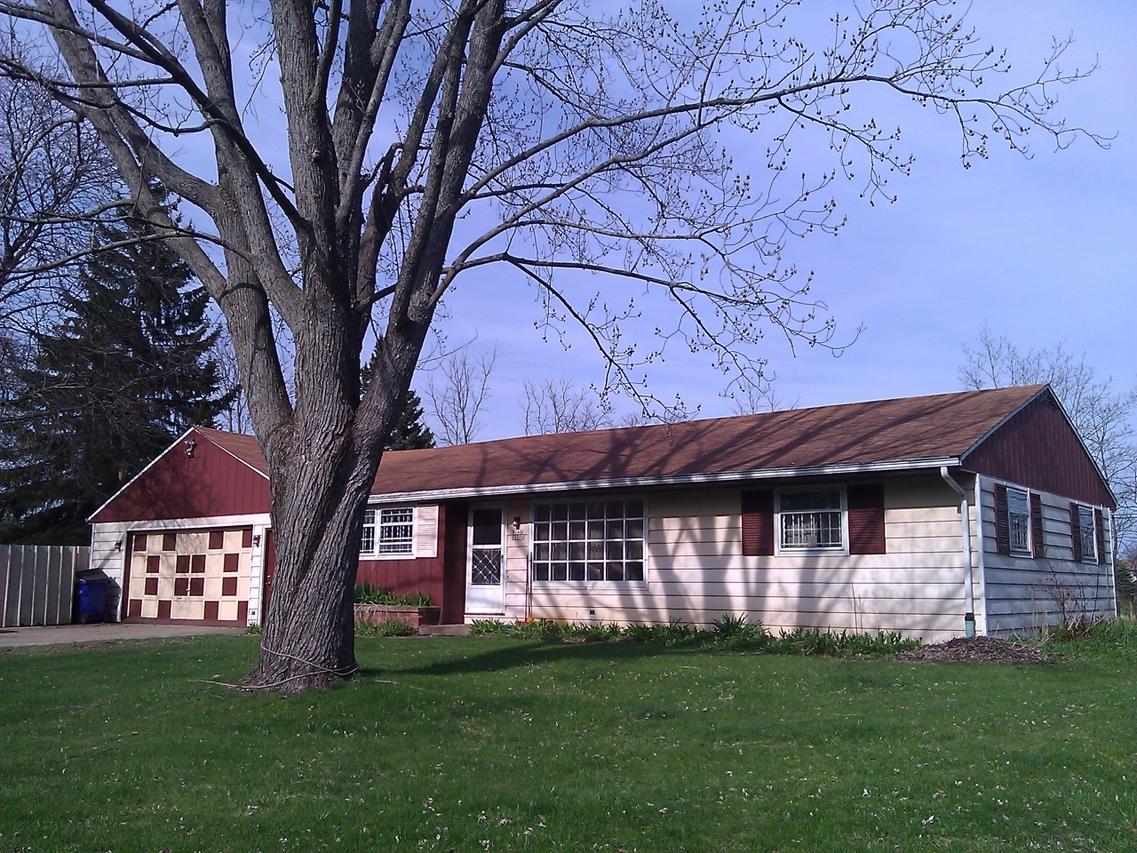 W148S6596 Brookside Dr, Muskego, WI 53150