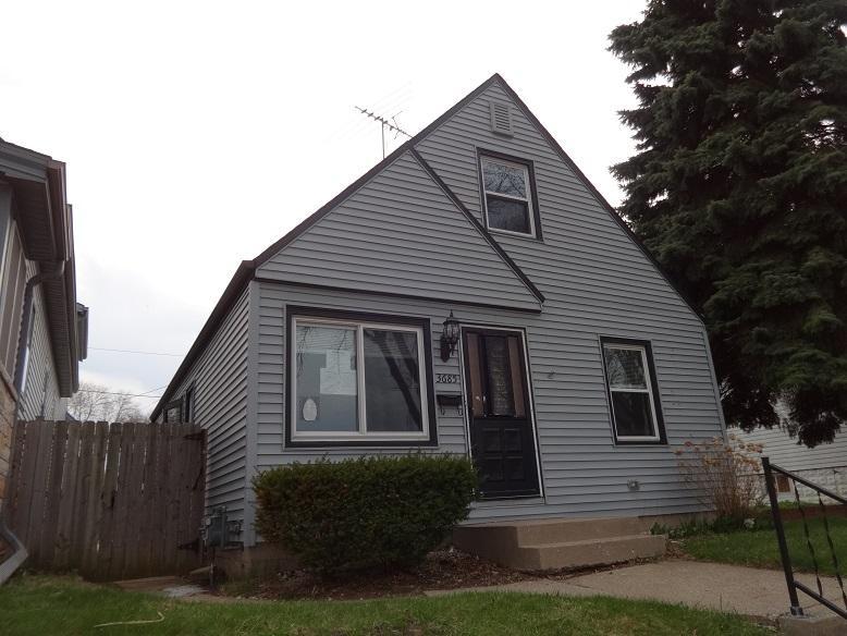 3685 S Rutland Ave, Saint Francis, WI 53235