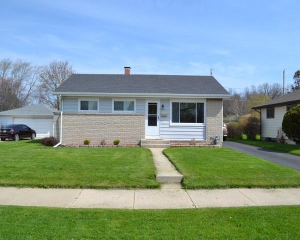 2900 Rosalind Ave, Racine, WI 53403